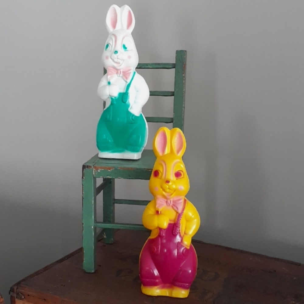 Vintage Pair of Plastic Easter Bunnies